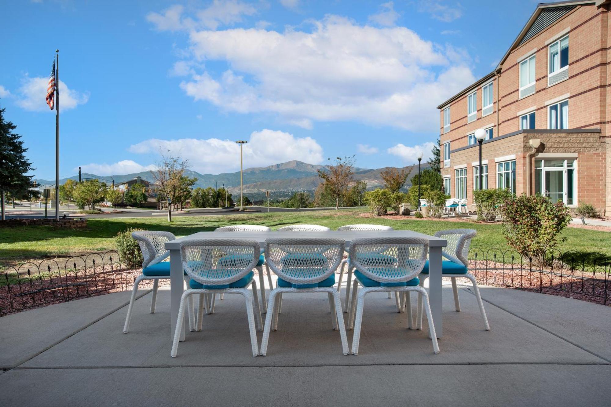 Hilton Garden Inn Colorado Springs North Exterior photo